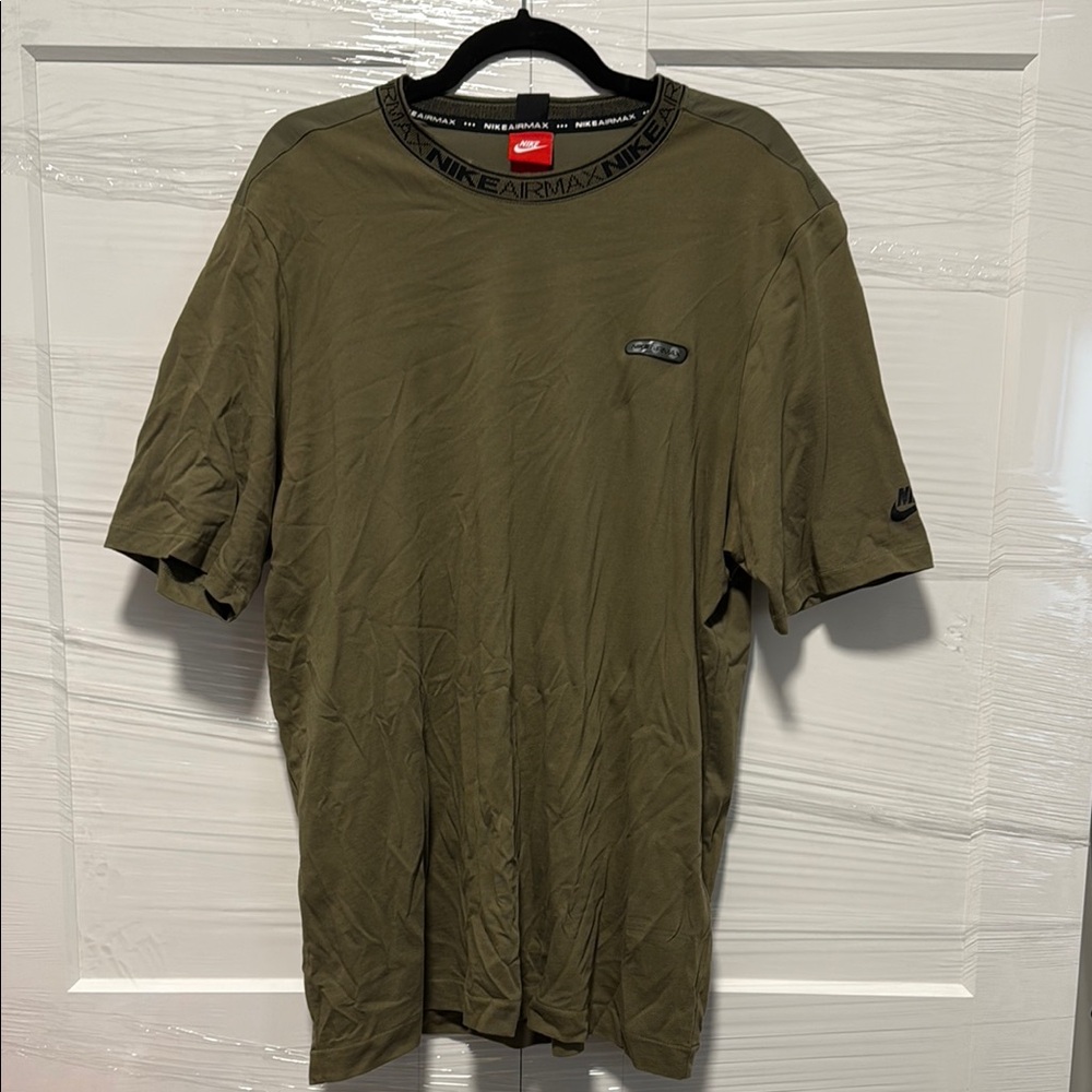 Nike Men's Olive Green T-Shirt